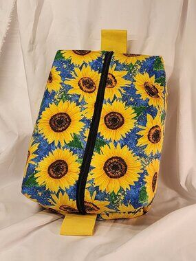 NWOT Handcrafted MAKEUP/Personal Item Luxury Zippered Boxy Travel Bag